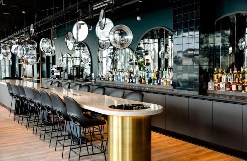 Issy-les-Moulineaux Hotel | Motel One Paris-Porte de Versailles