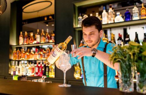 12th Arrondissement Hotel | Discover Motel One Paris-Porte Dorée: Pet-Friendly Comfort