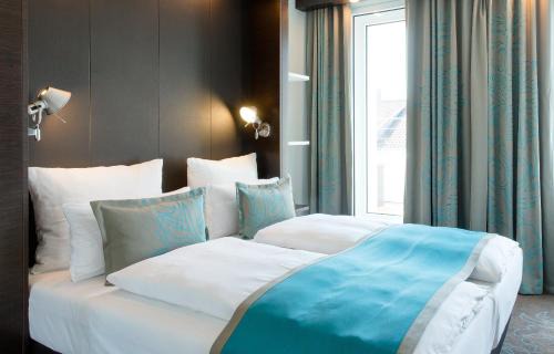 Cannstatt-Mitte Hotel | Pet-Friendly Comfort at Motel One Stuttgart-Bad Cannstatt