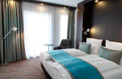 Cannstatt-Mitte Hotel | Pet-Friendly Comfort at Motel One Stuttgart-Bad Cannstatt