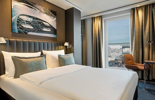 Feuerbach-Ost Hotel | Charming Motel One Stuttgart-Feuerbach with Breakfast Included