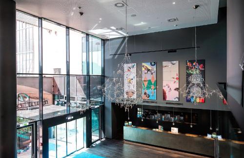 Rudolfsheim-Funfhaus Hotel | Pet-Friendly Comfort at Motel One Wien Westbahnhof