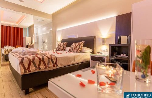 Sao Mamede de Infesta Hotel | Cozy Stay at Motel Portofino with Breakfast & Hot Tub