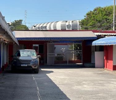 California Hotel | Budget-Friendly Stay at Motel Power with Restaurant Access