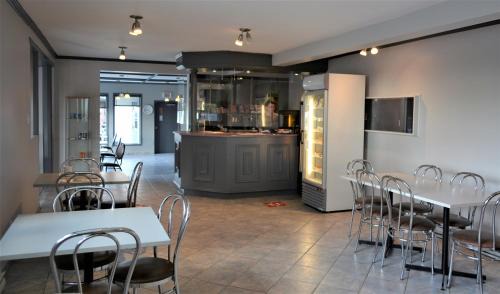 Forestville Hotel | Pet-Friendly Getaway at Motel Quatre Saisons with Hot Tub