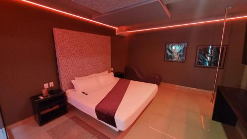 Queretaro Hotel | Budget-Friendly Motel Real de Queretaro with Hot Tub & Breakfast