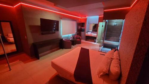 Queretaro Hotel | Budget-Friendly Motel Real de Queretaro with Hot Tub & Breakfast