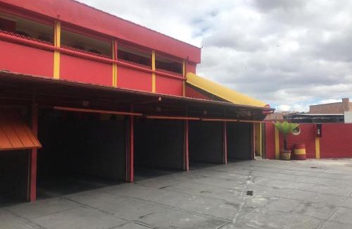 Cinquentenario Hotel | Budget-Friendly Stay at MOTEL RED LOVE with Breakfast