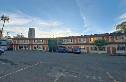 Tijuana Hotel | Budget-Friendly Motel Reno: Enjoy Breakfast & Pet Friendly Stays