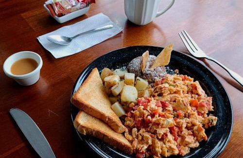 Tijuana Hotel | Budget-Friendly Motel Reno: Enjoy Breakfast & Pet Friendly Stays
