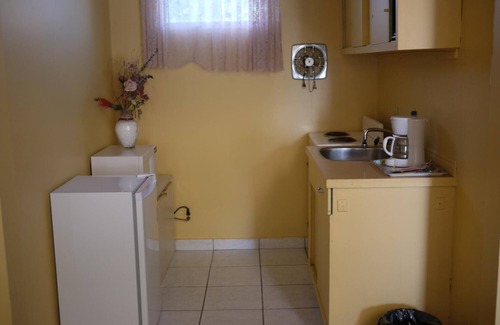 Saint-Zotique Hotel | Budget-Friendly Motel Rive du Lac with Family Amenities
