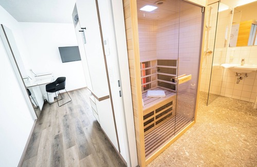 Schlußlberg Hotel | Comfortable Motel Schlafraum with Pool and Pet-Friendly Options