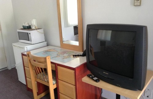 Saint-Thomas Hotel | Budget-Friendly Stay at Motel St-Thomas - Pet Friendly!