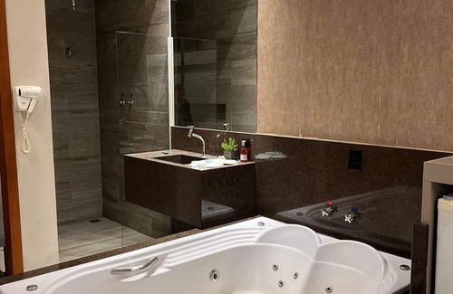 Arvoredo Hotel | Comfortable Stay at Motel Stilo with Breakfast & Dining