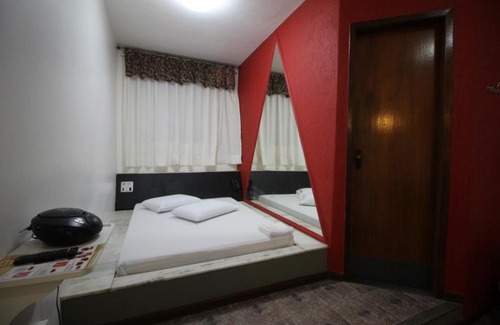 Castelo Hotel | Cozy Motel Strattus for Adults with Restaurant Amenities