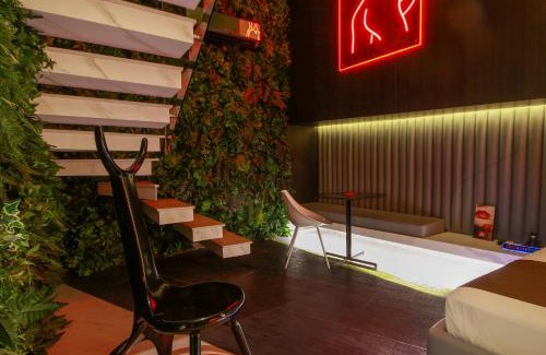 Zona Norte Hotel | Convenient Motel Studio A with Breakfast and Hot Tub Access