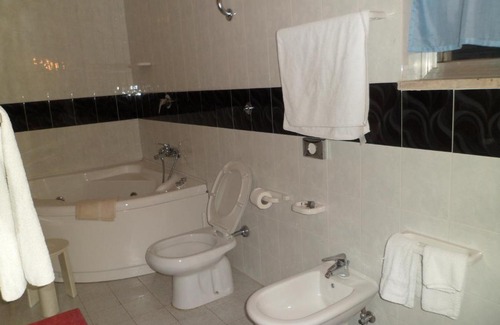 Polla Hotel | Cozy Motel Tempio: Pet-Friendly with Breakfast Included