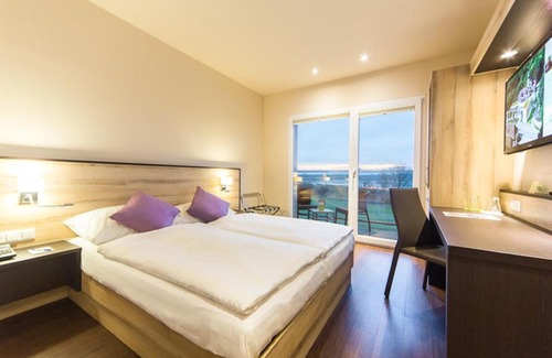 Schonau an der Triesting Hotel | Comfortable Motel Verde: Pet Friendly & Family Oriented