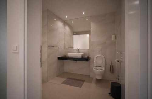 Canton 10 Hotel | Budget-Friendly Stay at Motel Vujeva with Family Amenities
