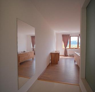 Canton 10 Hotel | Budget-Friendly Stay at Motel Vujeva with Family Amenities