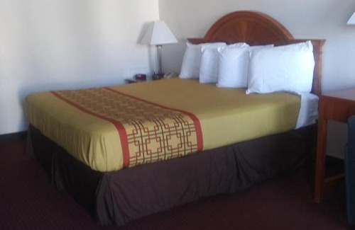 Lightfoot Hotel | Comfortable Stay at Motel Zuma with Family-Friendly Amenities
