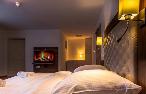 Wandlitz Hotel | Discover Motel Zur Dachsbaude: Family-Friendly Retreat