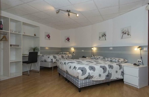 Schinveld Hotel | Cozy Motel Room Ideal for Families of Three