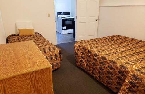 Mariposa Hotel | Cozy Mother Lode Lodge with Pool & Family-Friendly Perks