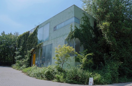 Heyri Art Village House | Discover Motif No.1 Guest House: Family-Friendly Getaway