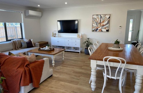 Grovedale House | Discover Motion Place - Pet & Child Friendly Retreat in Geelong
