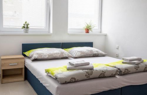 Tovarniky Apartment | Family-Friendly Stay at Motorest Farmárik - Rated 8.1/10