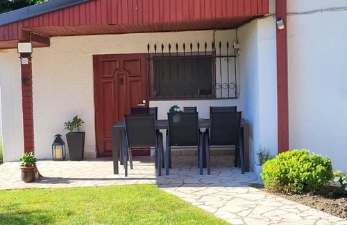 Tuzla Apartment | Delightful Mott Residence: Child-Friendly with Hot Tub