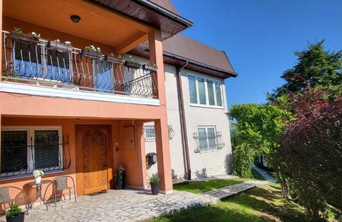 Tuzla Apartment | Delightful Mott Residence: Child-Friendly with Hot Tub