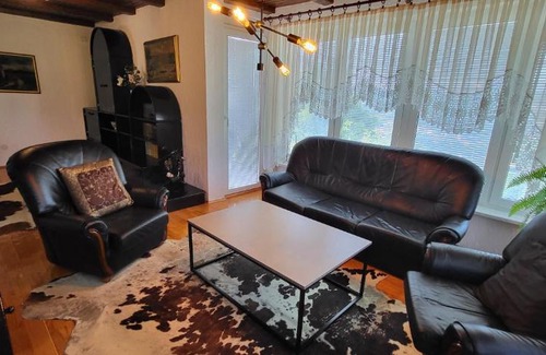 Tuzla Apartment | Delightful Mott Residence: Child-Friendly with Hot Tub