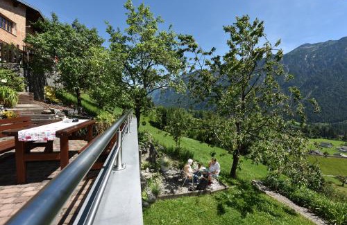 Ausserbraz Apartment | Exceptional Mottnerhof: Pet and Child Friendly Retreat