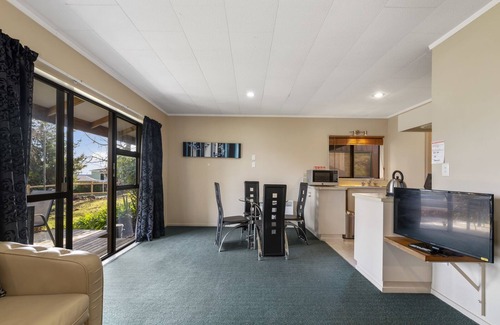 Motuoapa Cottage | Pet-Friendly Motuoapa Studio - Ideal Family Getaway