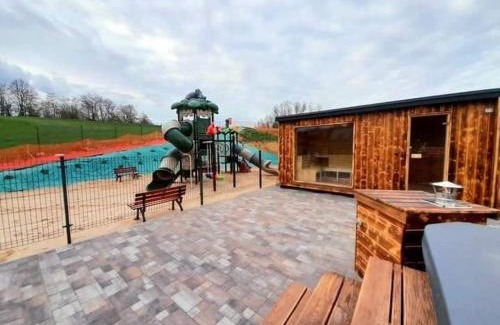 Solina House | Enchanting Motylowe Wzgórze: Oceanfront Retreat in Bieszczady
