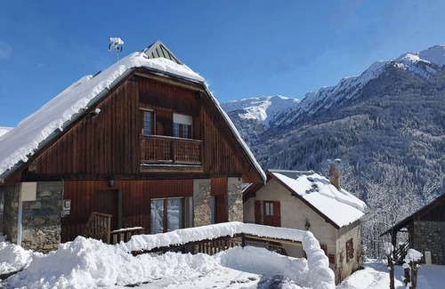 Saint-Colomban-des-Villards Ski Chalet | Family-Friendly Mountain Chalet in Les Sybelles Resort