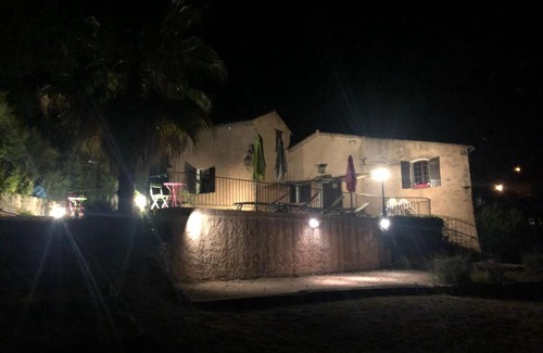 Vins-sur-Caramy Bed & Breakfast | Relaxing Stay at Moulin à huile with Pool & Hot Tub