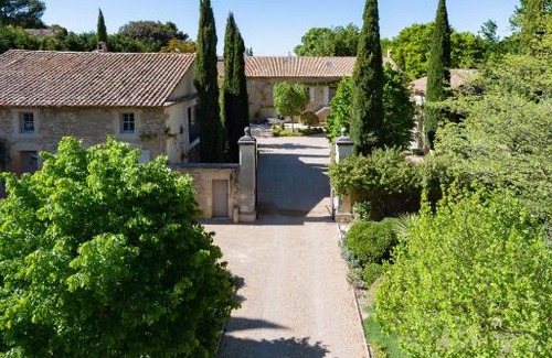 Sorgues House | Experience Excellence at Moulin de Vaucroze - 4-Star Retreat