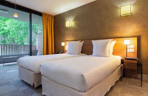 Pont Royal Hotel | Relax at Moulin de Vernègues Hôtel & Spa with Top Amenities