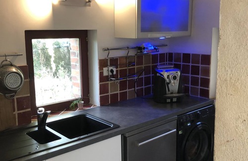 Chevillon-sur-Huillard House | Riverside Retreat: Complete Accommodation for Families & Pets