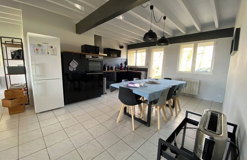 Saint-Genes-de-Castillon House | Charming Stone House Getaway Near St Emilion with Pool