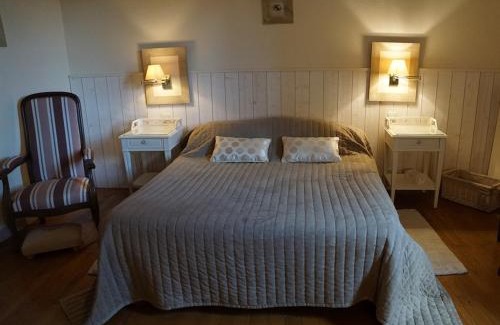 Saint-Genes-de-Castillon House | Beautiful Moulin Notre Dame: Oceanfront Bliss Awaits