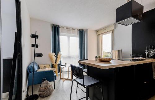Quartier Lardenne-Les Pradettes-Basso Cambo Apartment | Enjoy Moundi: Pool, Balcony & Parking Near Hippodrome