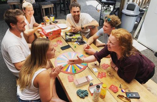 Mount Maunganui Hostel | Explore Comfort at Mount Backpackers - Pet Friendly Stay