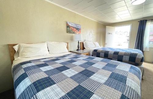 Zion National Park East Entrance Apartment | Mount Carmel Motel & RV Near Zion NP Bryce Room