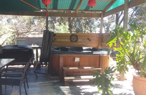 Spring Gully House | Discover Mount Chormal Cottage with Pool and Spa Amenities