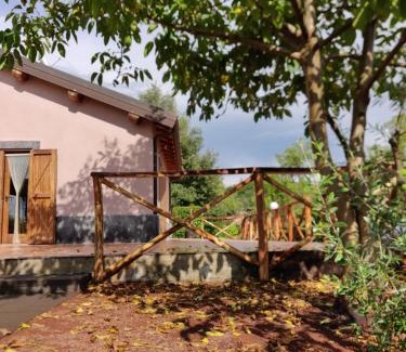 Maletto House | Pet-Friendly Mount Etna Chalet with Kitchen & Breakfast