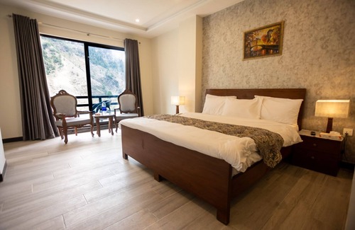 Kohistan Hotel | Discover Mount Feast Hotel: Family-Friendly & Accessible Stay